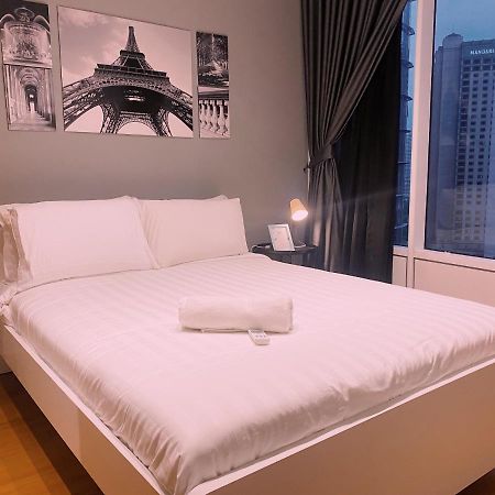 Sky Suites Klcc By Luna Kuala Lumpur Exteriör bild