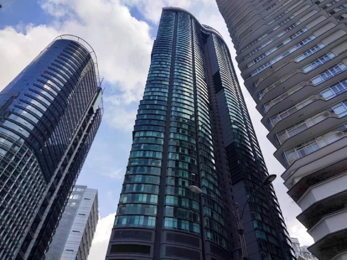 Sky Suites Klcc By Luna Kuala Lumpur Exteriör bild