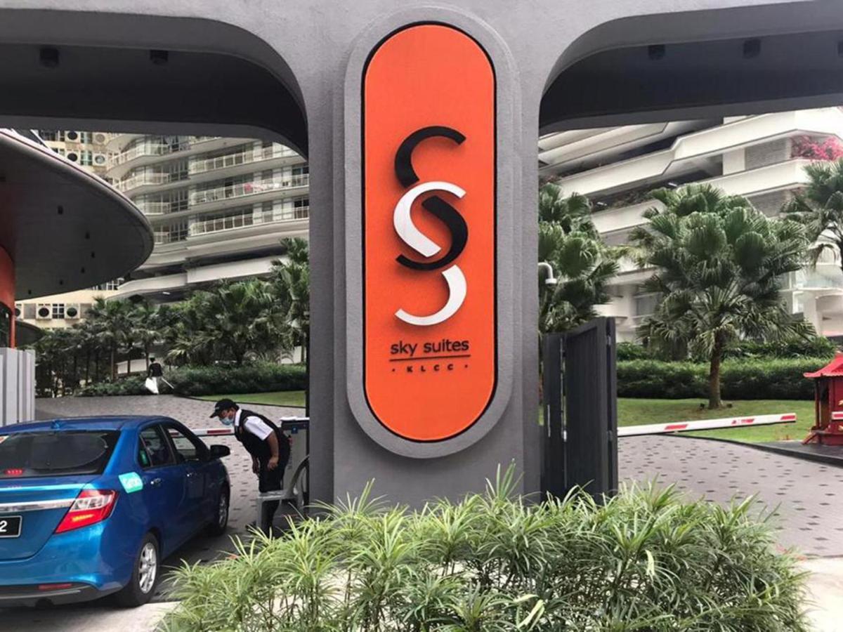 Sky Suites Klcc By Luna Kuala Lumpur Exteriör bild