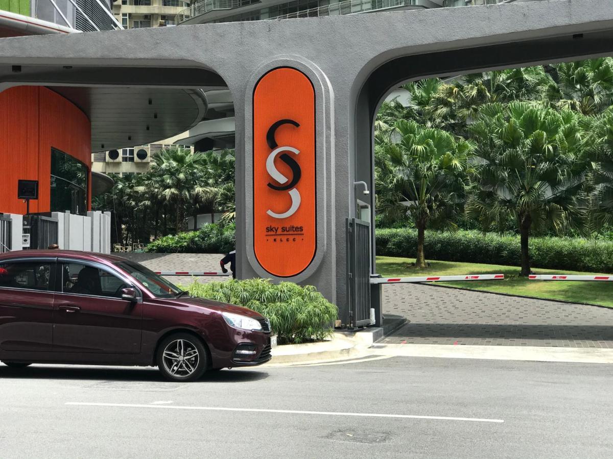 Sky Suites Klcc By Luna Kuala Lumpur Exteriör bild