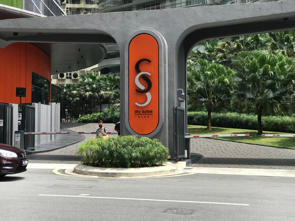 Sky Suites Klcc By Luna Kuala Lumpur Exteriör bild