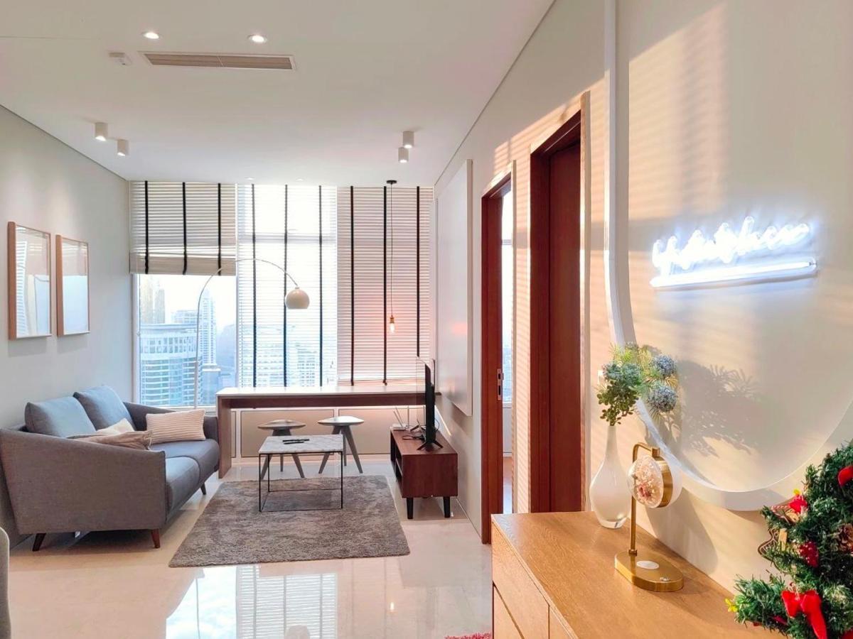 Sky Suites Klcc By Luna Kuala Lumpur Exteriör bild